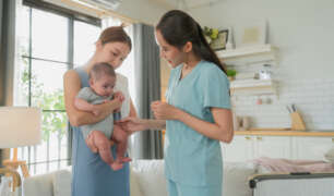 A babynurse supporting parents with newborn care at home, helping families ease the back-to-school and work transition.